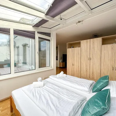 Feelhome-prater-ausblick-terrasse-6 Gaeste-wifi-smart Tv Vienna