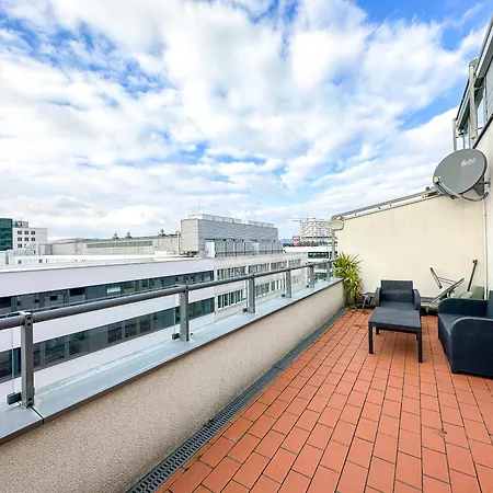 Feelhome-prater-ausblick-terrasse-6 Gaeste-wifi-smart Tv Vienna
