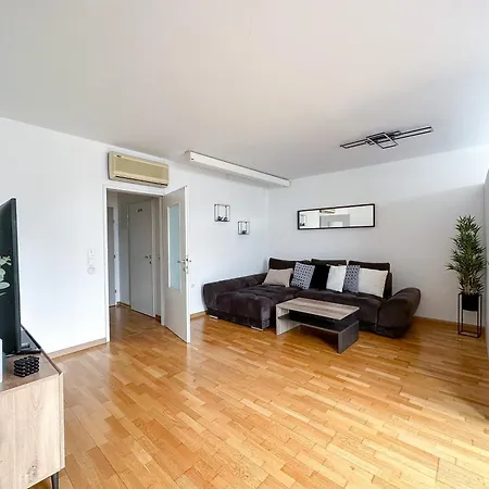 Feelhome-prater-ausblick-terrasse-6 Gaeste-wifi-smart Tv Apartment *
