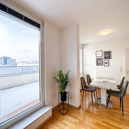 Feelhome-prater-ausblick-terrasse-6 Gaeste-wifi-smart Tv Vienna
