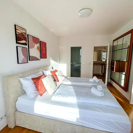 Feelhome-prater-ausblick-terrasse-6 Gaeste-wifi-smart Tv * Vienna