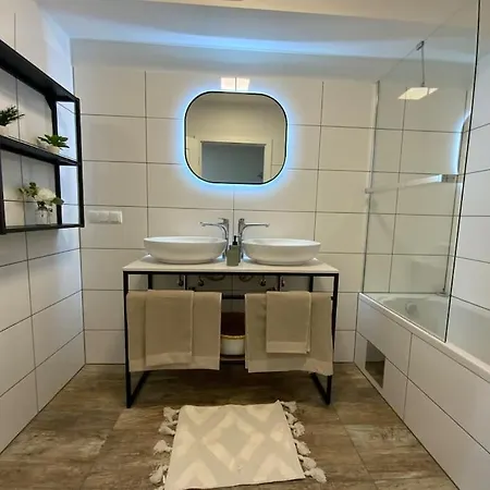 & Modern In Trendy Area L Hg22 *