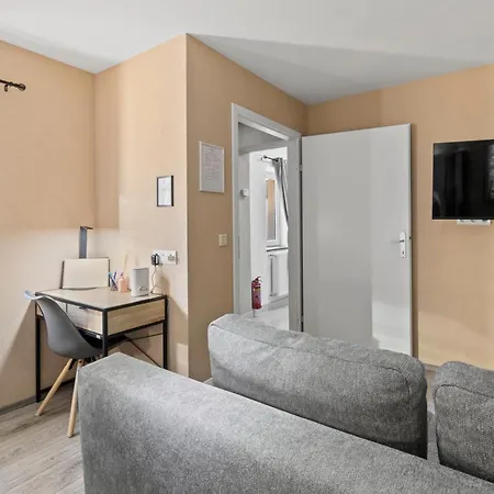 City & Air Link Nahe Flughafen Und Zentrum Apartment *