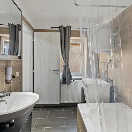 City & Air Link Nahe Flughafen Und Zentrum Apartment