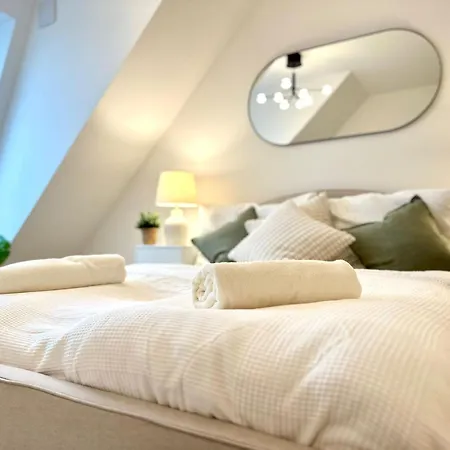 Апартаменты Stylish - 3 Min To U1 Kagraner Platz