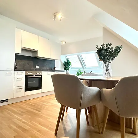 Апартаменты Stylish - 3 Min To U1 Kagraner Platz *