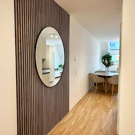 Апартаменты Stylish - 3 Min To U1 Kagraner Platz