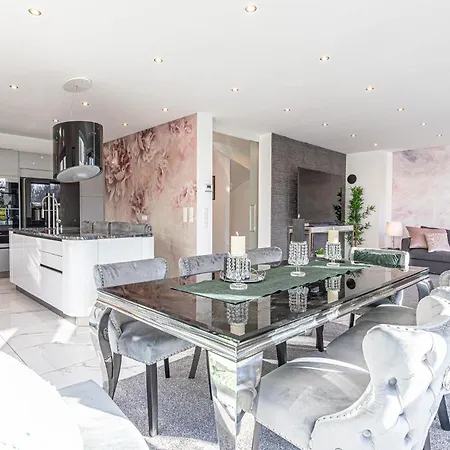 Luxury 6br-4ba With Private Pool & Sauna - Pets Allowed Villa Wenen