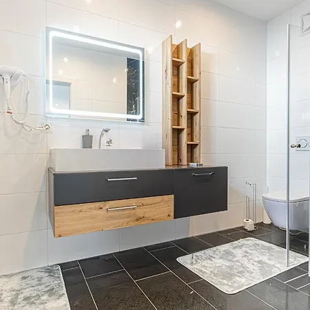 Luxury 6br-4ba With Private Pool & Sauna - Pets Allowed Villa *
