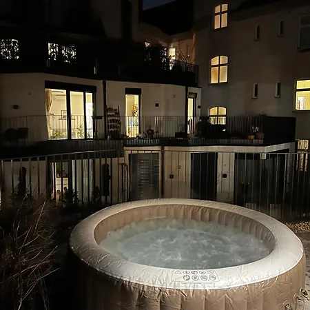 Schoene Mit Eigenem Whirlpool In Dem Stadtzentrum Guest house *