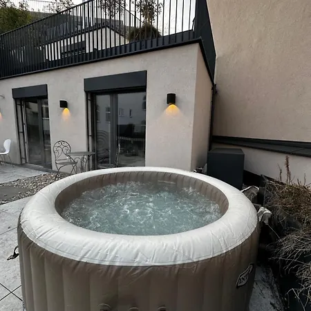 Schoene Mit Eigenem Whirlpool In Dem Stadtzentrum Guest house Vienna