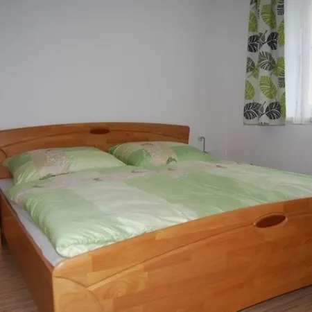 Apartment Ferienwohnung Florian 2 In 21-floridsdorf