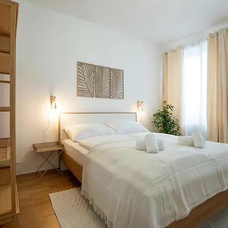 Bright And Cozy With A View Apartment Vienna