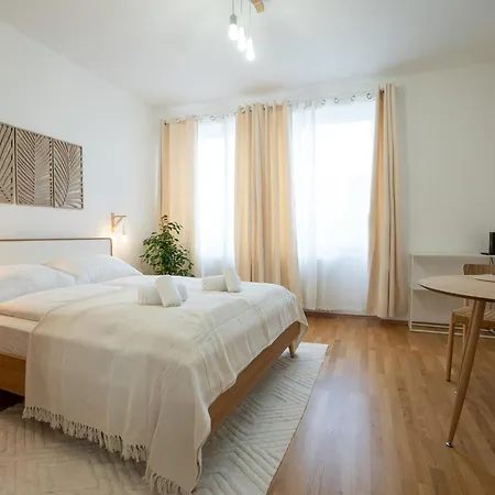 Bright And Cozy With A View Vienna