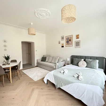 Luxurious One Near Schoenbrunn Palace *