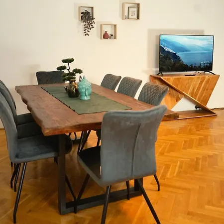 Beautiful Near Hauptbahnhof Vienna