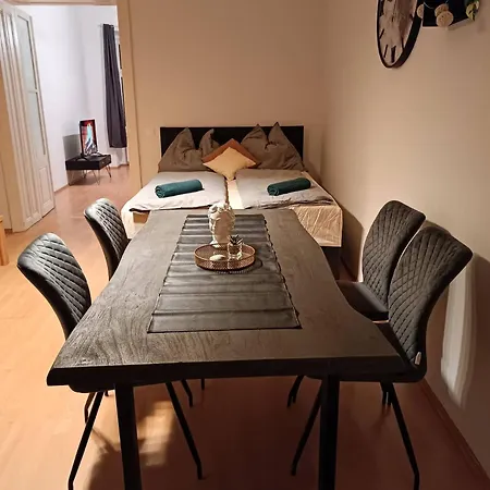 Beautiful Near Hauptbahnhof Apartment *