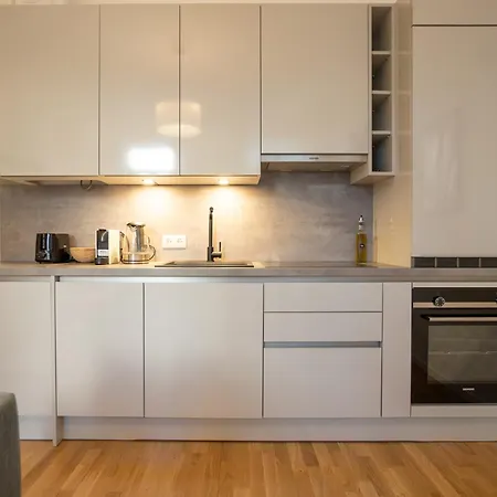 Supreme City Center Apartment