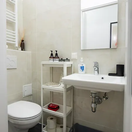 Supreme City Center Apartment *