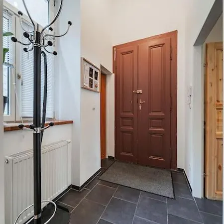 Apartment 117 M² Near Nussdorferstrasse *