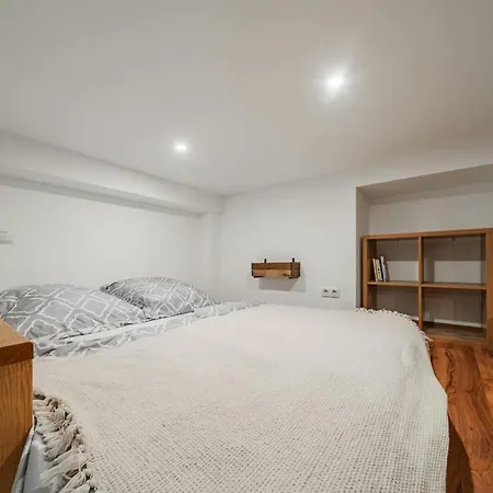117 M² Near Nussdorferstrasse