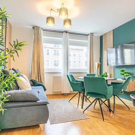 Charming 1br, Steps From Reumannplatz U1 Bécs