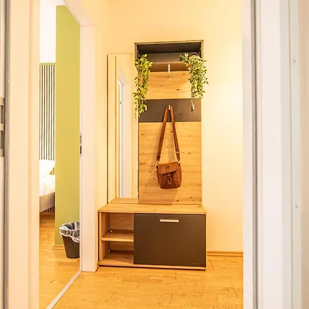 Charming 1br, Steps From Reumannplatz U1