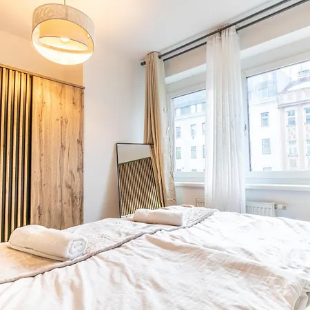 Apartman Charming 1br, Steps From Reumannplatz U1 Bécs