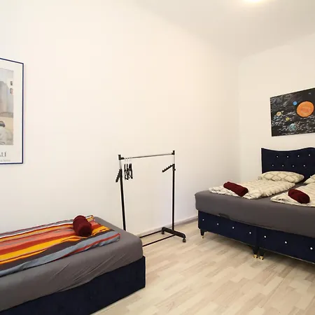 Big At Pragerstrasse Apartment *
