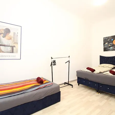 Big At Pragerstrasse Apartment