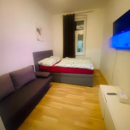18 Apartment