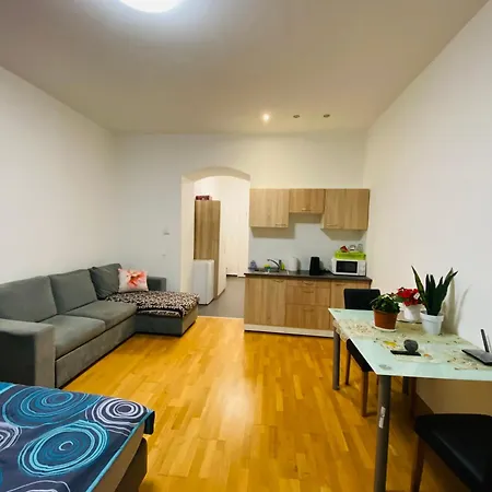 25 Apartment
