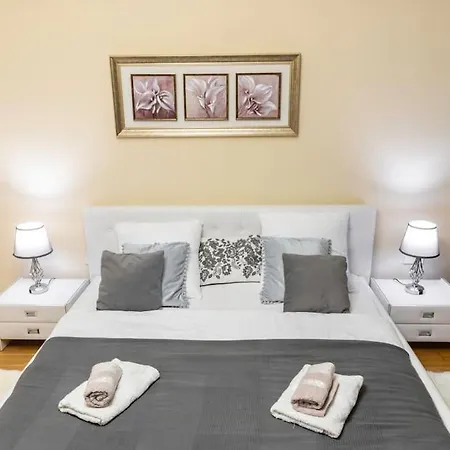Apartment Golden Living In Vienna