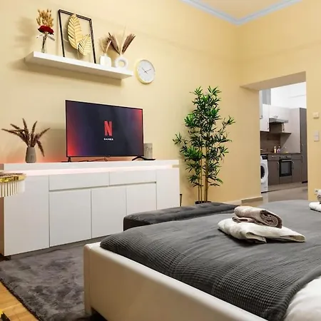 Apartment Golden Living In *