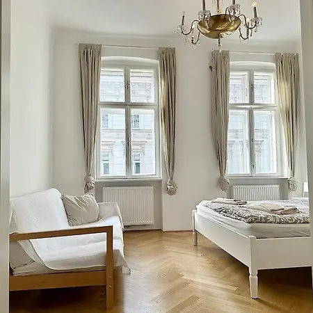Chic - Near U3 Metro Apartment *