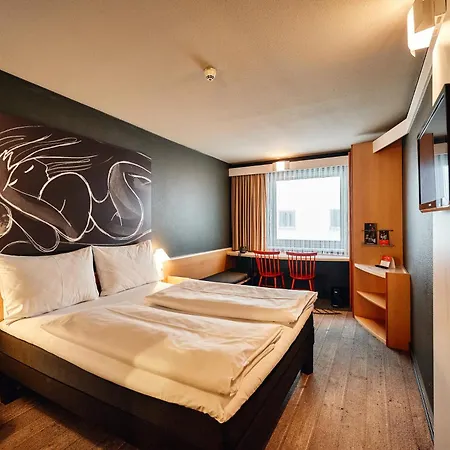 Ibis Hotell 3*