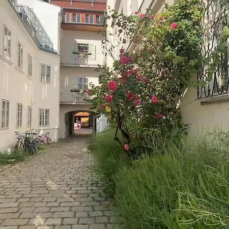 Kleines Stadthaus In Toplage * Vienna