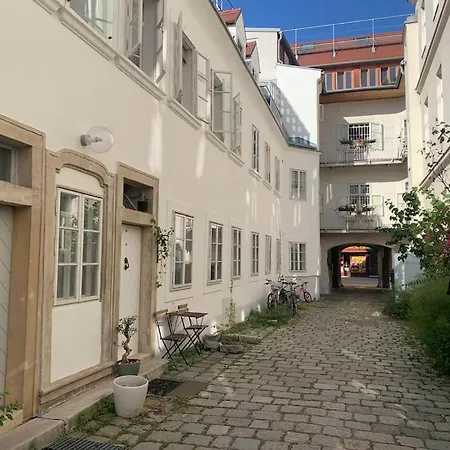 Holiday home Kleines Stadthaus In Toplage *