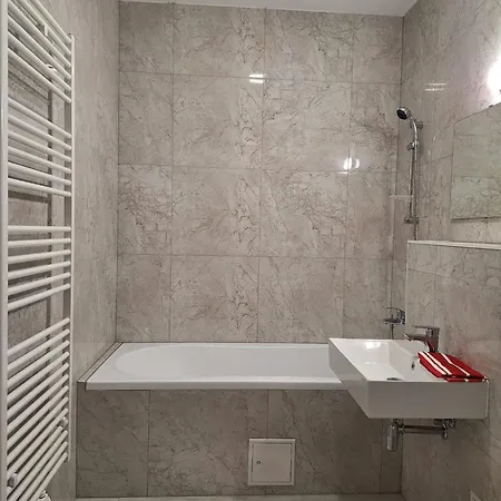 Betariel'com Donau Zentrum Apartment *