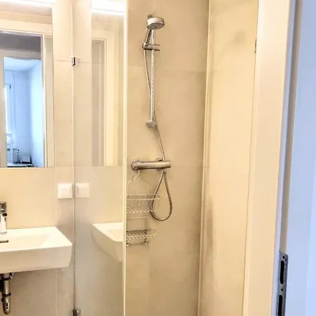 In Luxury Apartment, Near Hauptbahnhof Guest house