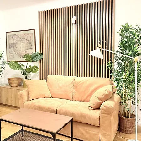 Newly Renovated At Yppenplatz Apartment *