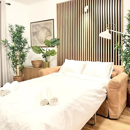 Newly Renovated At Yppenplatz Apartment Vienna