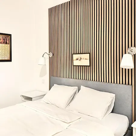 Newly Renovated At Yppenplatz Apartment