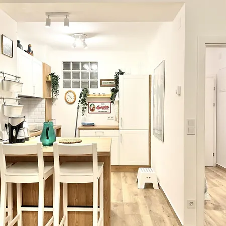 Apartment Newly Renovated At Yppenplatz Vienna