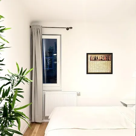 Apartment Newly Renovated At Yppenplatz *