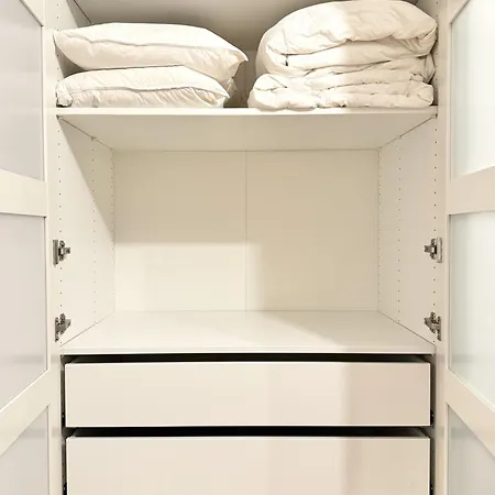 Newly Renovated At Yppenplatz Apartment