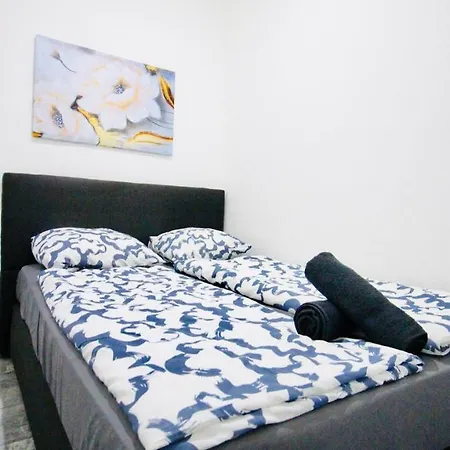 Family In Akh Area Apartment Vienna
