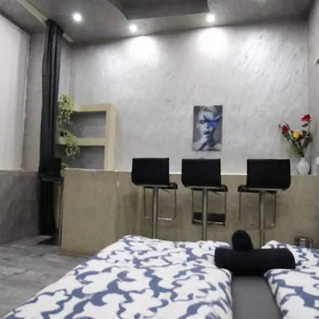 Family In Akh Area Apartment *