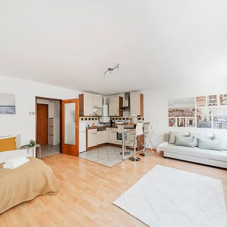 Apartment Helle - Free Parking Vienna