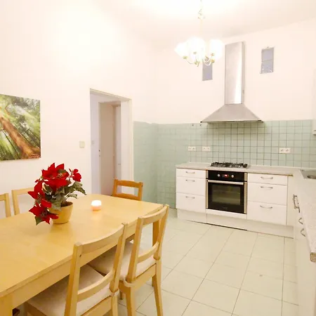 Homestay Comfortable Near Schonbrunn Palace Vienna